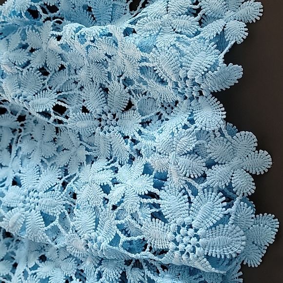 ALEXIA ADMOR - EMBROIDERY TALL SKIRT LIKE NEW!! ✨️ - Picture 5 of 9